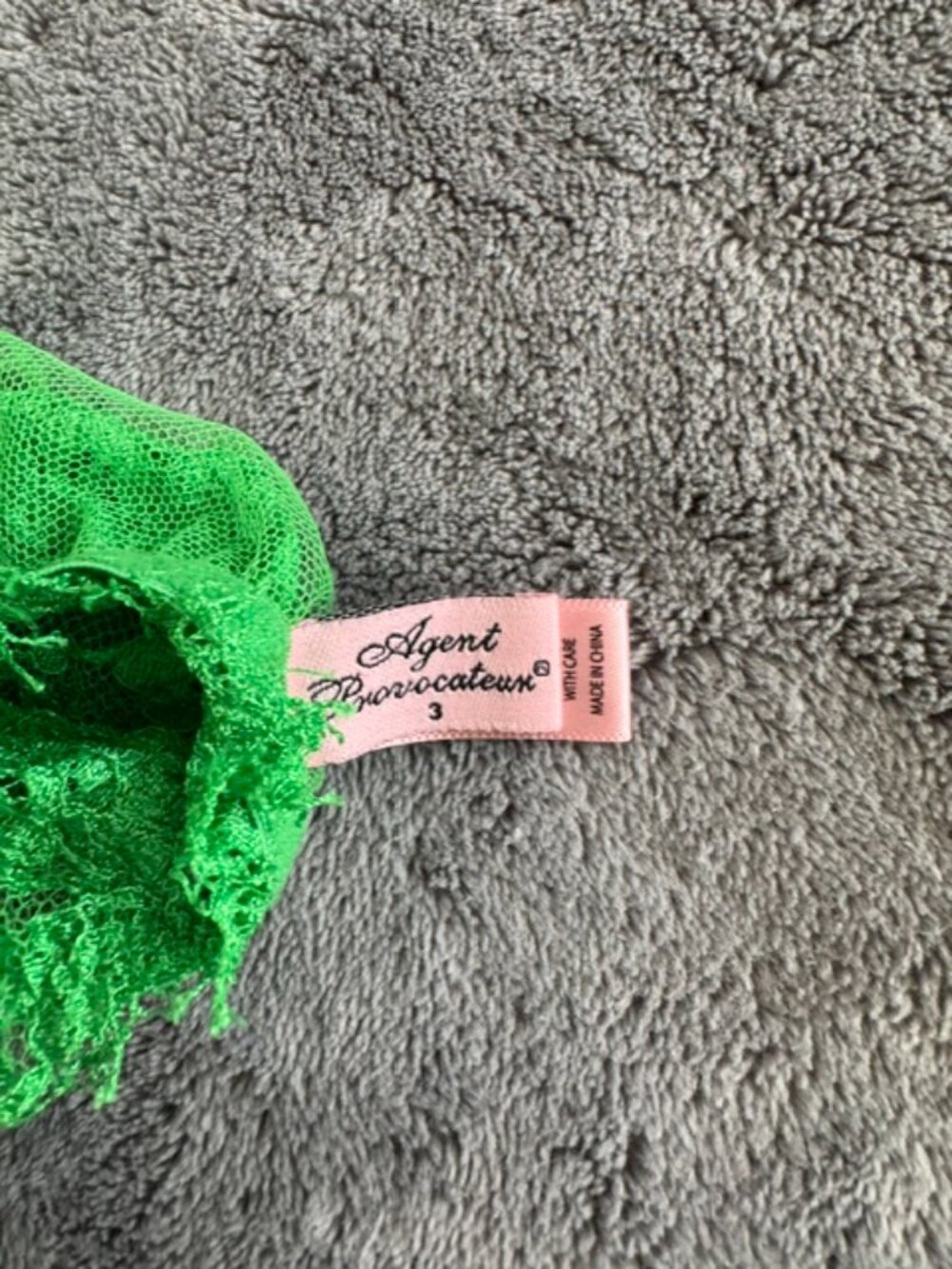 AGENT PROVOCATEUR SELENA BRA AND PANTIES LACE SET - Picture 4 of 4